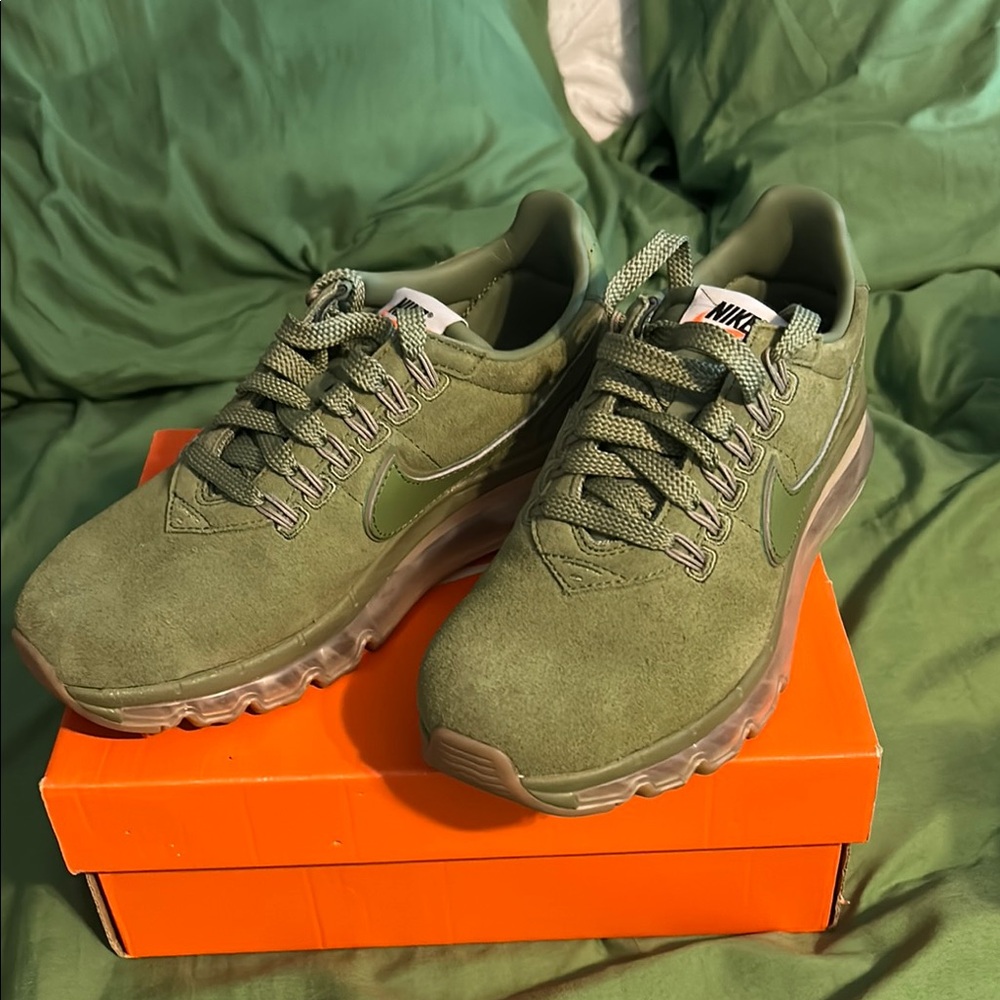 NIKE AIR MAX LD ZERO ID GREEN SIZE WOMEN'S 7 AA3174-991